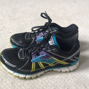 Brooks sneakers